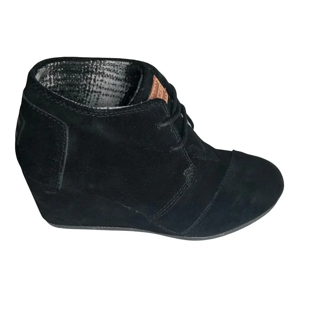 TOMS Girls Kids Desert Wedge Bootie Black Suede 6 Big Kid Youth NWOT
